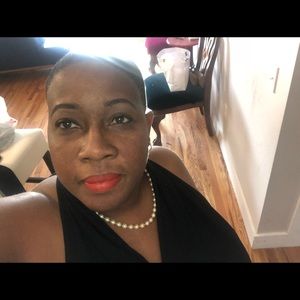 Meet your Posher, Monica